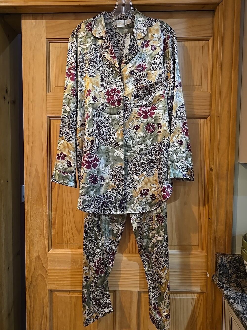 VTG Sophia by Delicates Paisley & Floral 2 PC Satin Pajamas Lounge Set-Size M